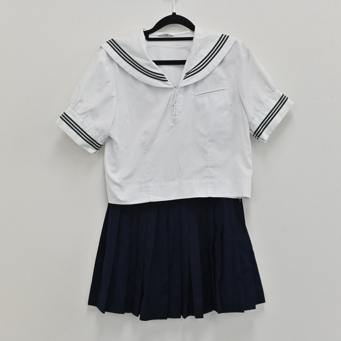 【中古】埼玉県 埼玉県立秩父高等学校 女子制服 2点（セーラー服 夏・スカート） sf000467