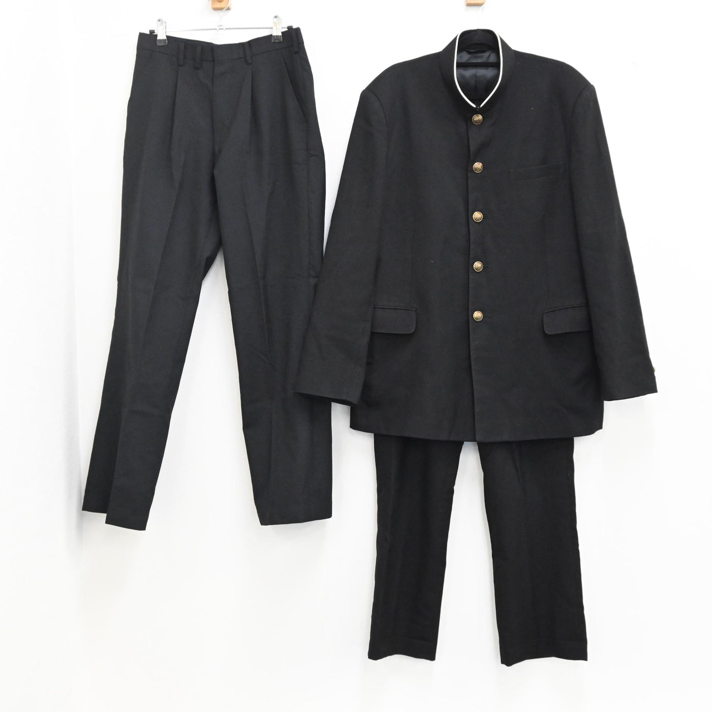 【中古】東京都 八王子市立由井中学校 男子制服 3点（学ラン・ズボン 冬・ズボン 夏・ズボン 夏） sf000526