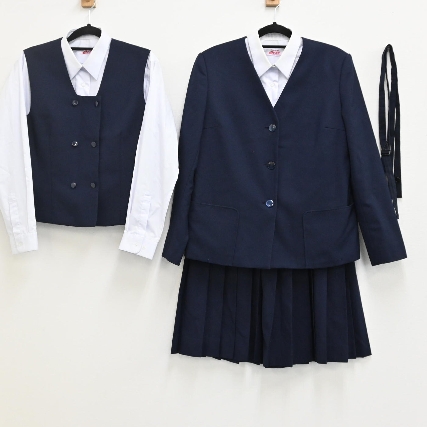 【中古】埼玉県 植竹中学校 女子制服 5点（ブレザー・ベスト・ブラウス 長袖・ブラウス 半袖・スカート ） sf000527