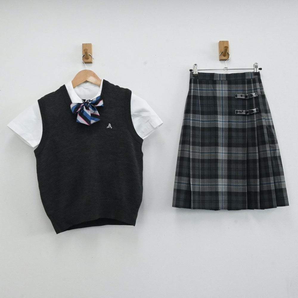 【中古】愛知県 私立愛知中学・高等学校 女子制服（シャツ・ニットベスト・スカート）sf000793