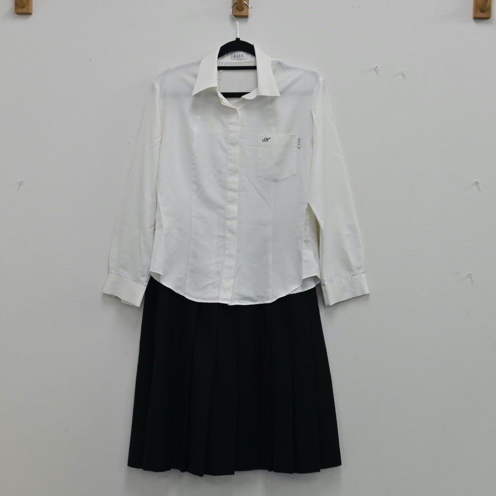 【中古】福岡県 中村学園女子高等学校 女子制服 2点（シャツ・スカート）sf000949