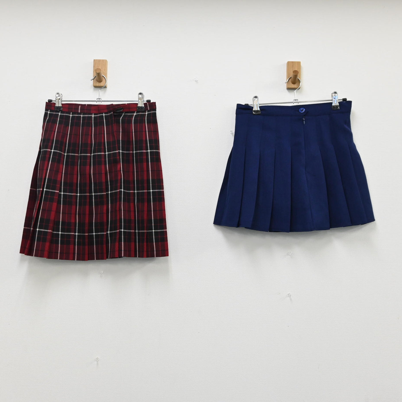【中古】東京都 学校名不明 女子制服 2点（スカート・スカート）sf001236