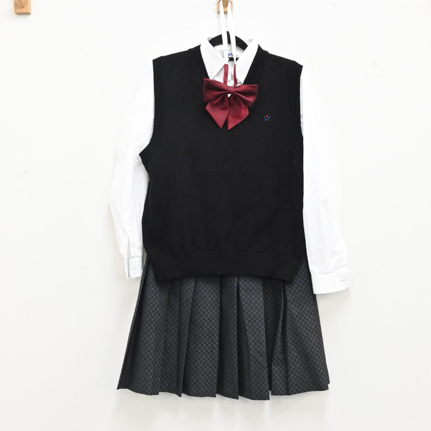 【中古】京都府 洛陽総合高等学校 女子制服 4点（シャツ・ニットベスト・スカート）sf001250