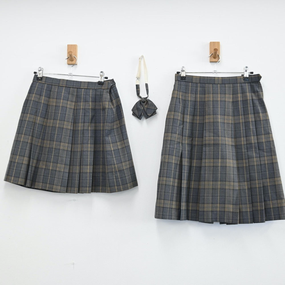 【中古】神奈川県 横浜市立戸塚高校 女子制服 3点（スカート・スカート）sf001713