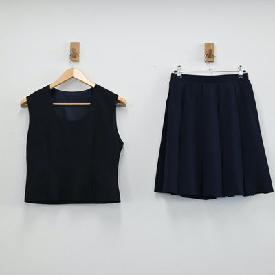 【中古】東京都 公立中学校 女子制服 2点（ベスト・スカート）sf001958
