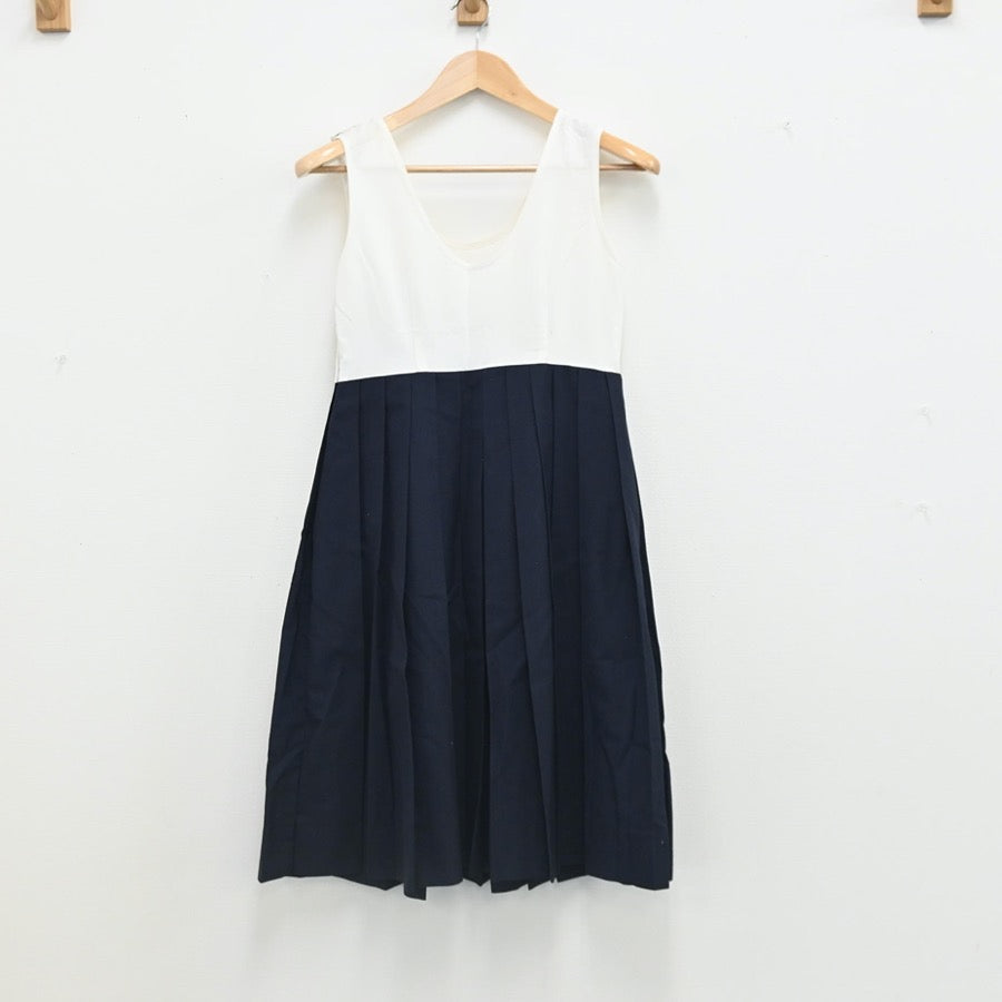 【中古】福岡県 精華女子高等学校 女子制服 2点（セーラー服・スカート）sf002471