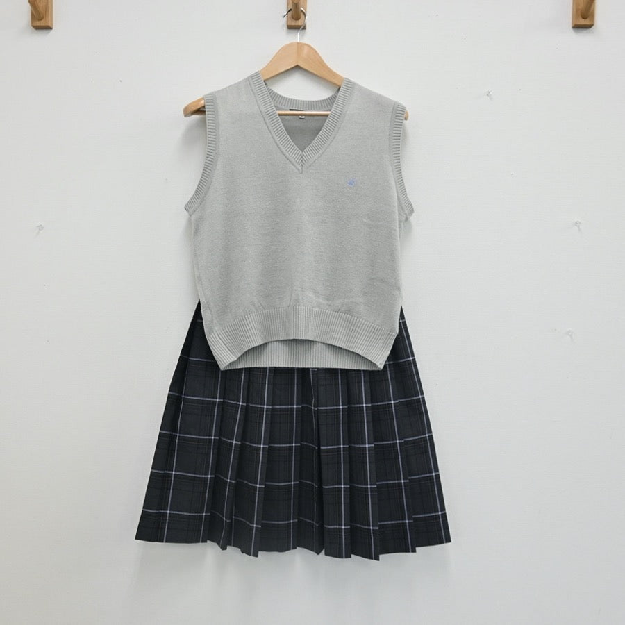 【中古】埼玉県 戸田東中学校 女子制服 2点（ニットベスト・スカート）sf002507