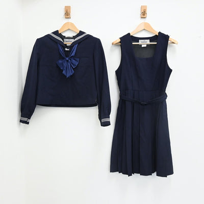 【中古】神奈川県 佼成学園女子高等学校 女子制服 2点（セーラー服・ジャンパースカート）sf002517
