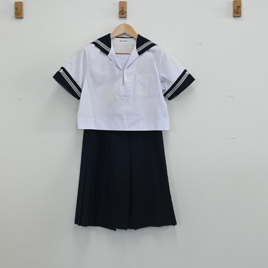 【中古】神奈川県 横浜共立学園高等学校 女子制服 2点（セーラー服・スカート）sf002849