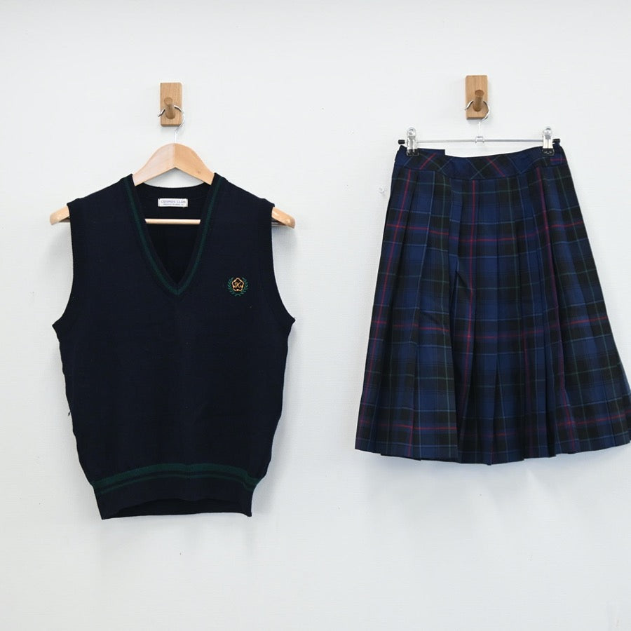 【中古】熊本県 熊本中央高校 女子制服 3点（ニットベスト・ニットベスト・スカート）sf003120