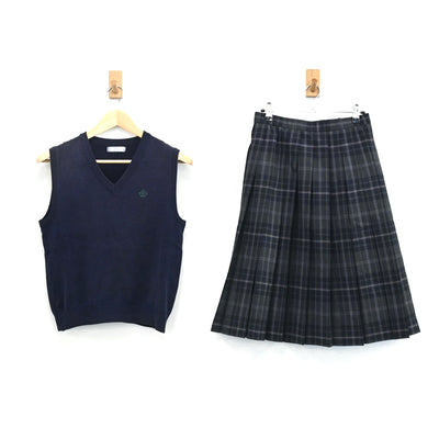 【中古】大阪府 箕面自由学園高等学校 女子制服 2点（ニットベスト・スカート）sf003253