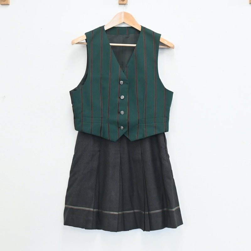 【中古】東京都 桜美林高等学校 女子制服 4点（ブレザー・ニット・ベスト・スカート）sf003409