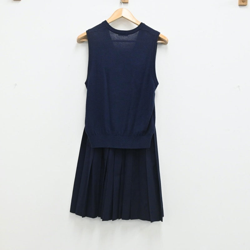 【中古】東京都 上板橋第三中学校 女子制服 2点（ニットベスト・スカート）sf003512