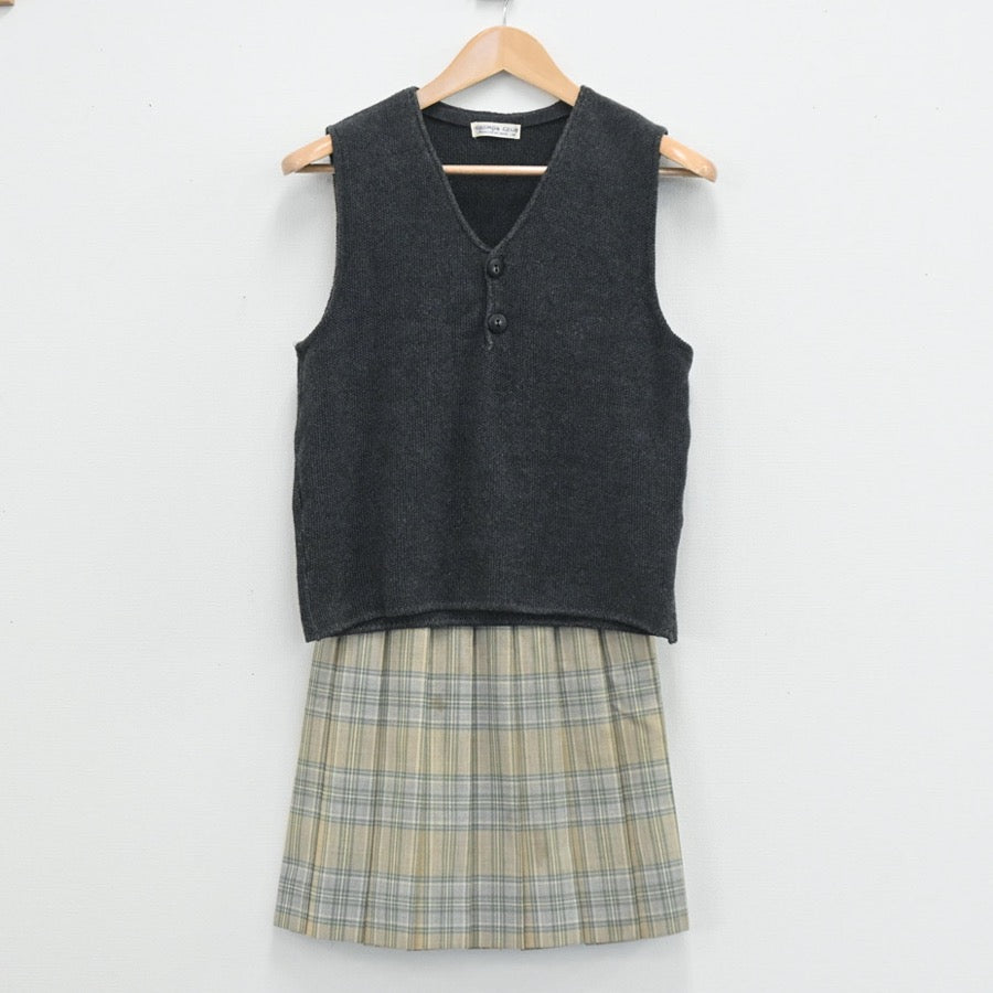 【中古】神奈川県 日大第二学園 女子制服 3点（ニットベスト・スカート・スカート）sf003542