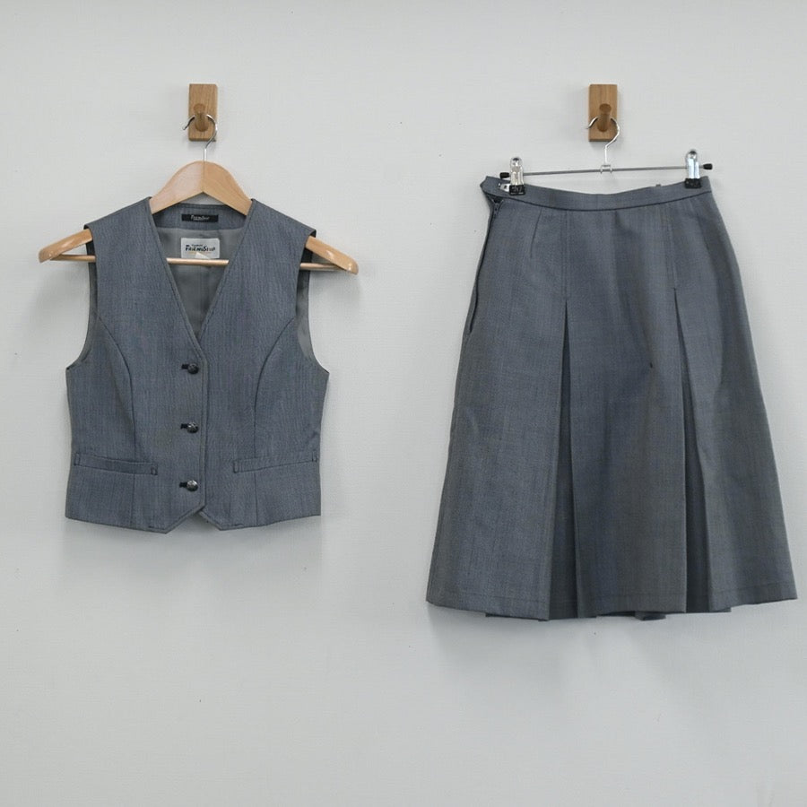 【中古】北海道 手稲宮の丘中学校 女子制服 4点（ブレザー・ベスト・スカート）sf003573