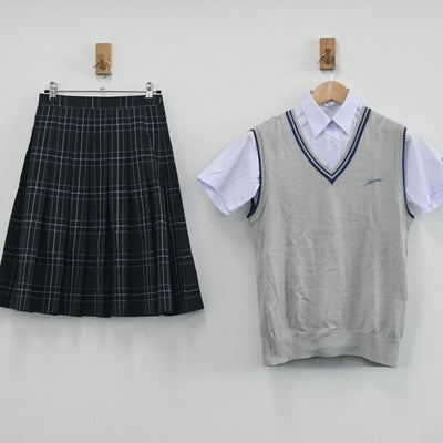 【中古】東京都 港区立港南中学校 女子制服 4点（シャツ・ニットベスト・スカート）sf003580