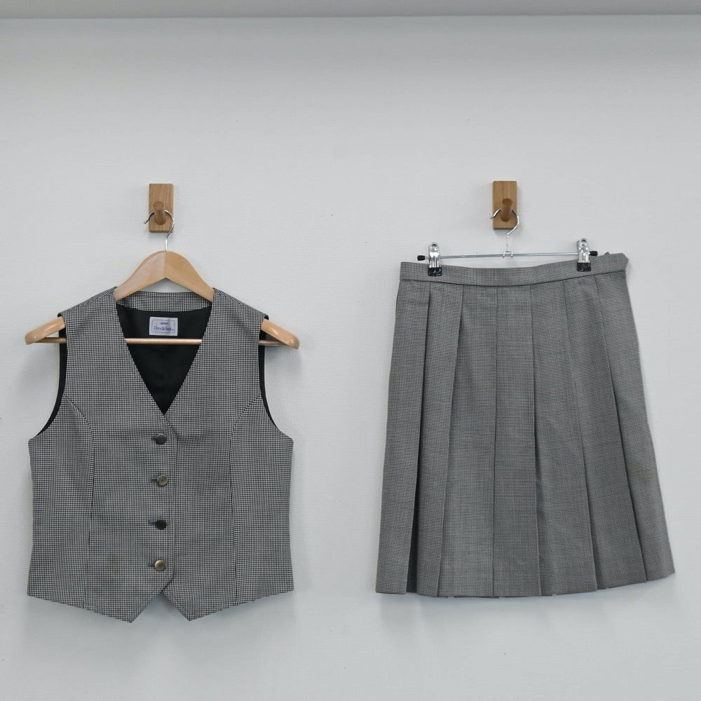 【中古】岡山県 岡山県立城東高校 女子制服 2点（ベスト・スカート）sf003598