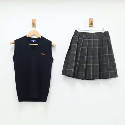 【中古】東京都 法政高校 女子制服 2点（ニットベスト・スカート）sf004432