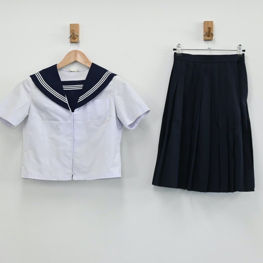 【中古】富山県 井波中学校 女子制服 2点（セーラー服・スカート）sf005517