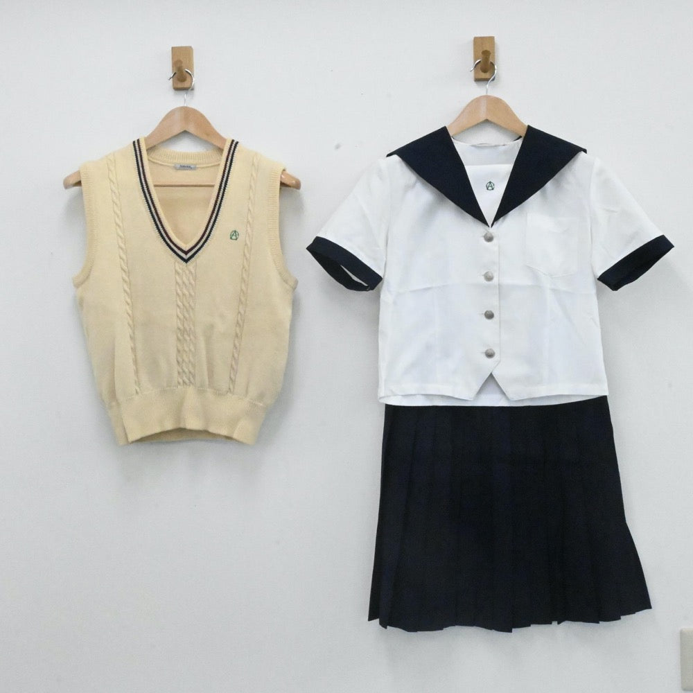 【中古】愛知県 名古屋商業高等学校 女子制服 3点（ニットベスト・セーラー服・スカート）sf006597