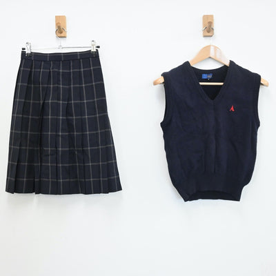 【中古】岡山県 天城高等学校 女子制服 2点（ニットベスト・スカート）sf008220