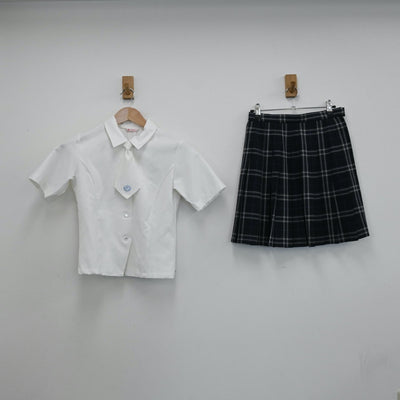 【中古】愛知県 聖カピタニオ女子高等学校 女子制服 3点（シャツ・ニットベスト・スカート）sf009090