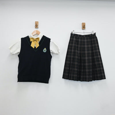 【中古】福岡県 九州産業大学付属九州高等学校 女子制服 5点（シャツ・ニットベスト・スカート）sf009104