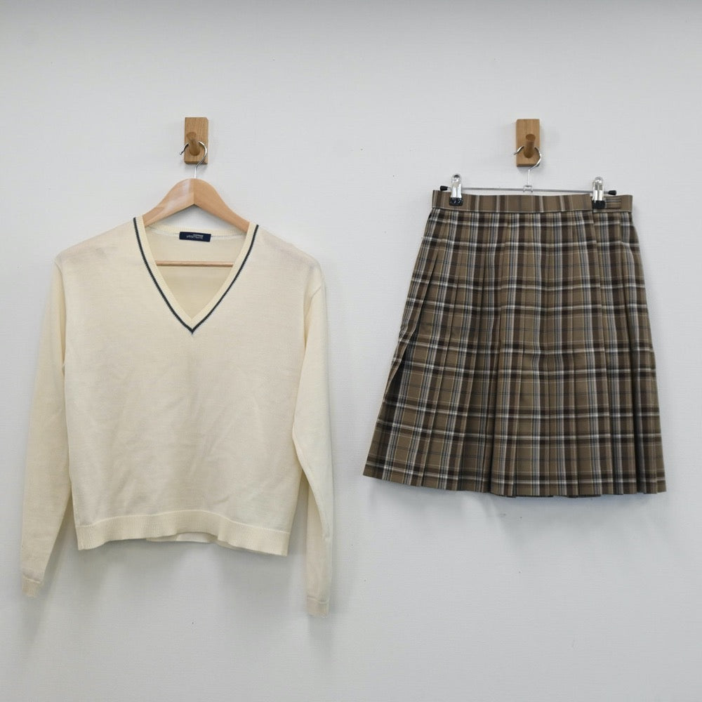 【中古】埼玉県 埼玉平成高等学校 女子制服 3点（ニット・スカート）sf009268