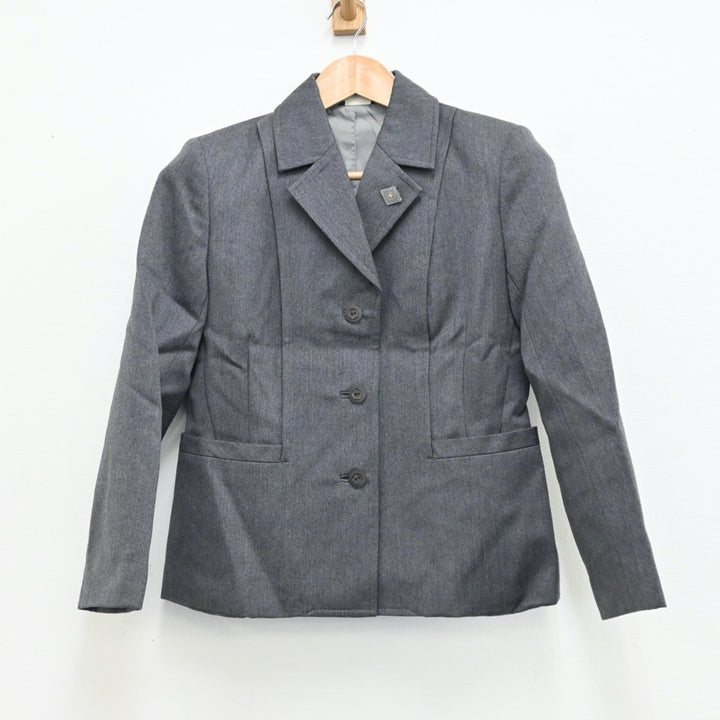 聖心女子大学　スーツ(制服) ⠀ こんにちは、I♡USHです！ ⠀ 聖心女子大学には制服がある