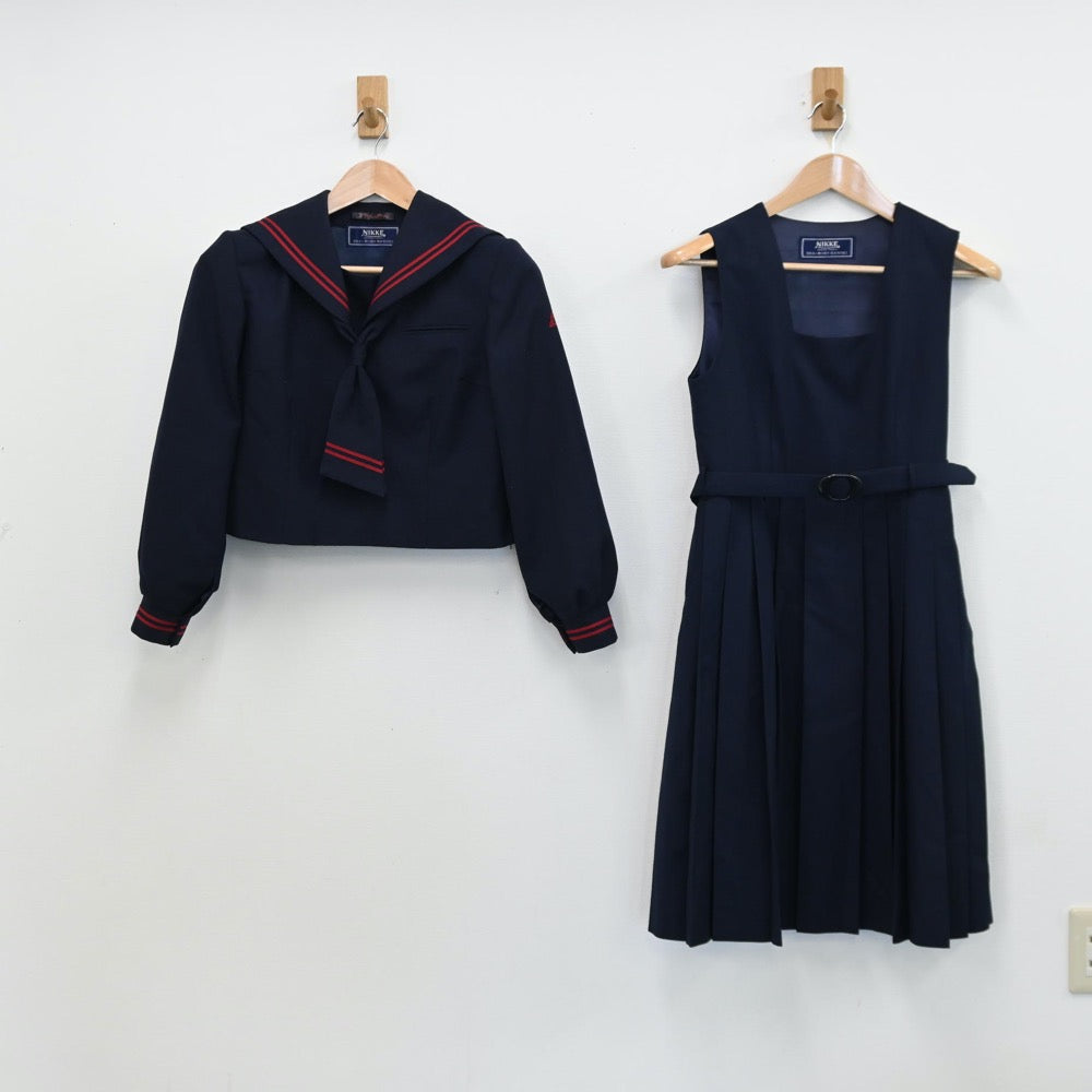 【中古】埼玉県 越谷市立北中学校 女子制服 2点（セーラー服・ジャンパースカート）sf011392