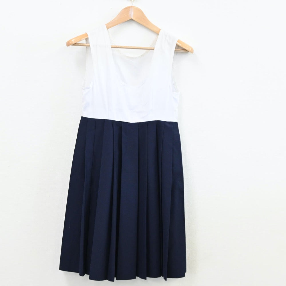 【中古】福岡県 博多女子中学校 女子制服 3点（セーラー服・スカート）sf011613