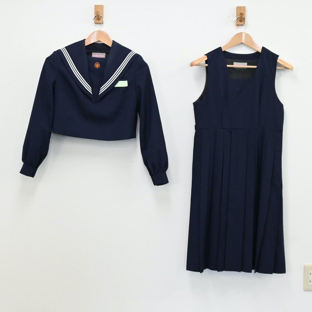 【中古】福岡県 城山中学校 女子制服 2点（セーラー服・ジャンパースカート）sf012100