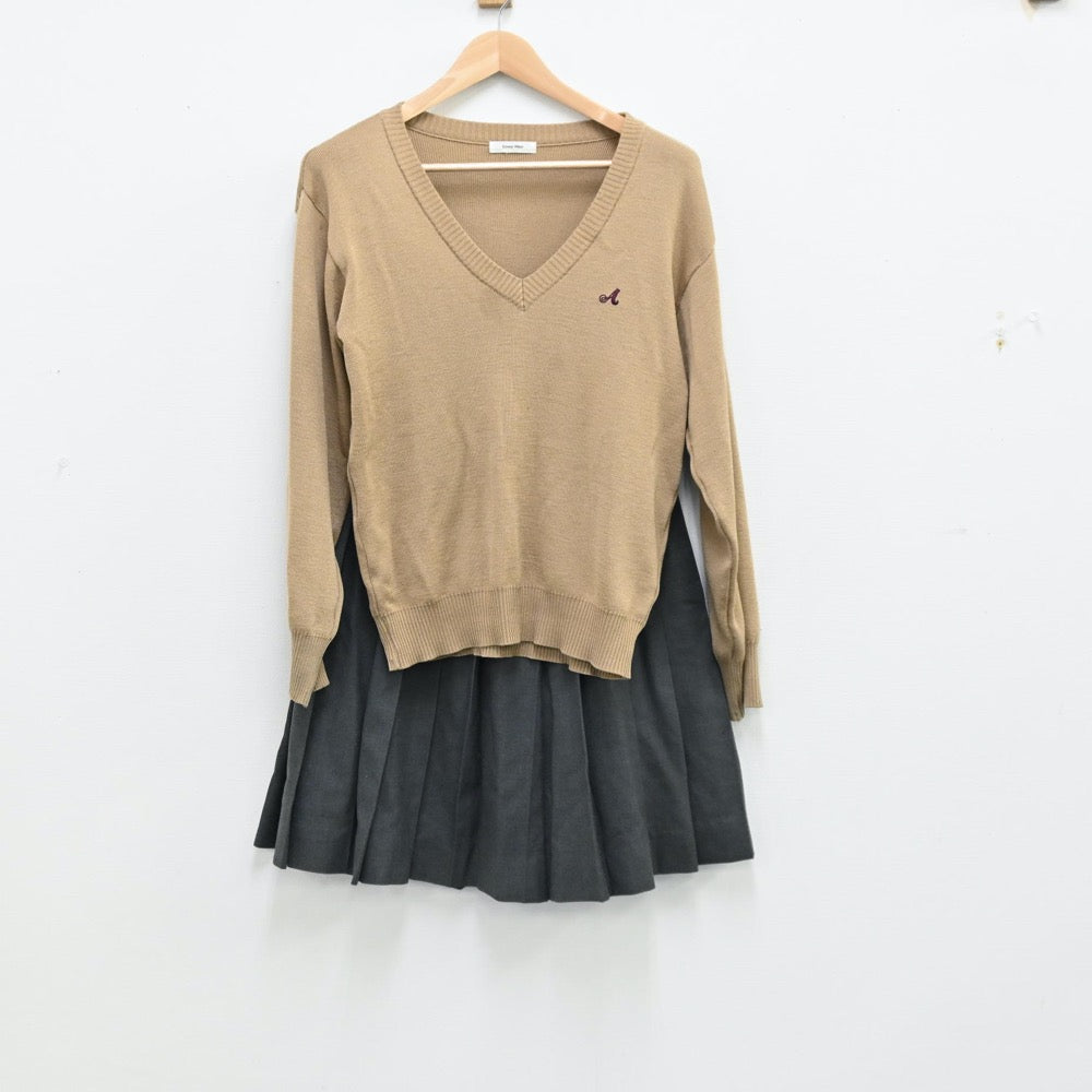 【中古】東京都 愛国学園高等学校 女子制服 4点（ブレザー・シャツ・ニット・スカート）sf012178