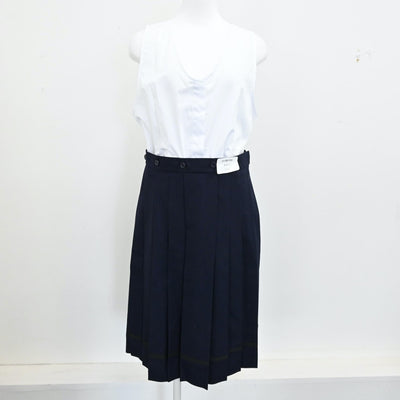 【中古】東京都 成女学園高等学校 女子制服 4点（セーラー服・ジャンパースカート・ベスト）sf012309