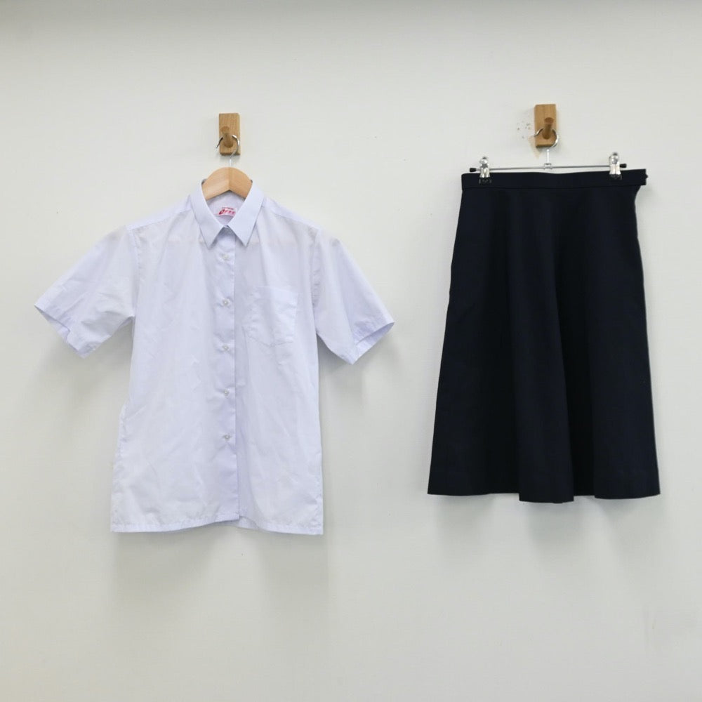 【中古】埼玉県 春日部市立豊野中学校 女子制服 2点（シャツ・スカート）sf012531