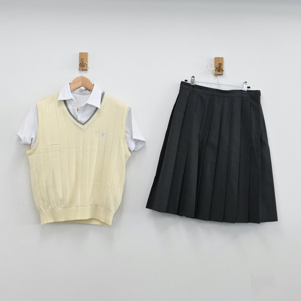 【中古】山形県 東海大学山形高等学校 女子制服 4点（シャツ・ニットベスト・スカート）sf012623