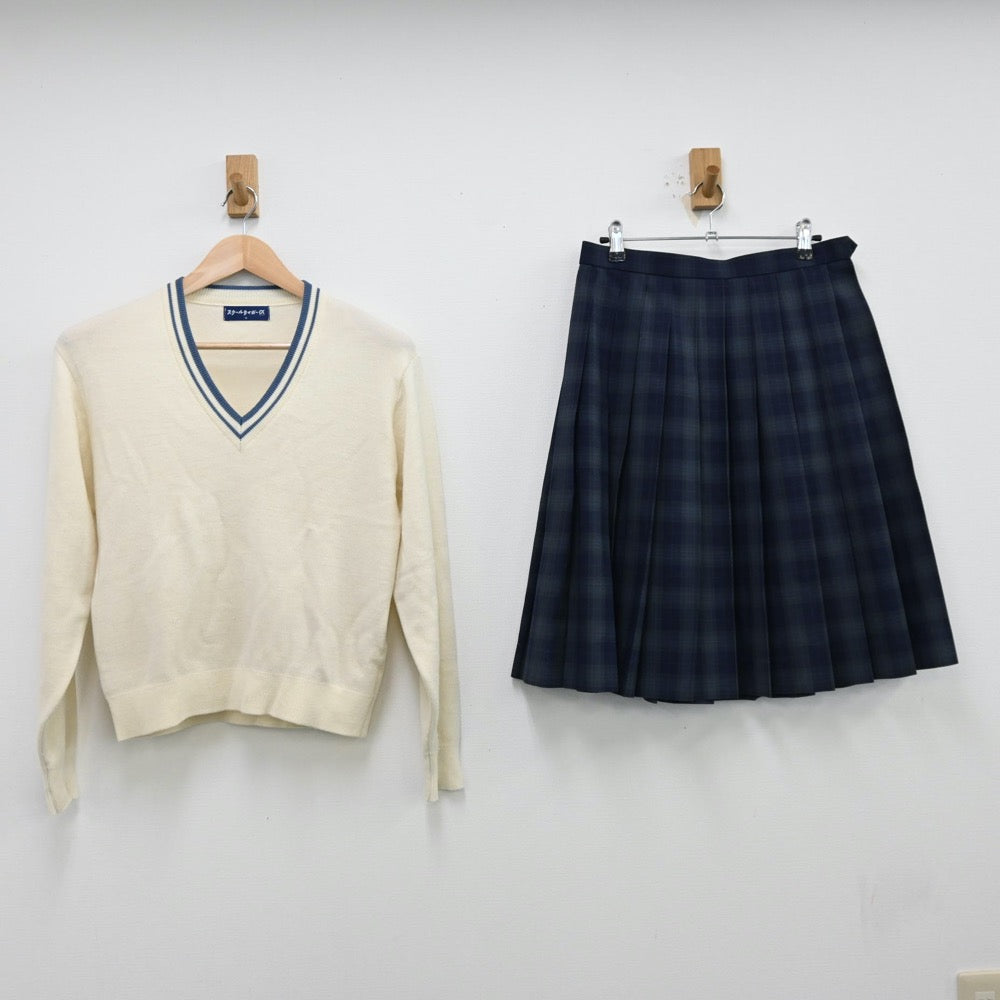 【中古】広島県 城南中学校 女子制服 2点（ニット・スカート）sf012686