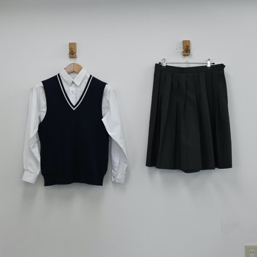 【中古】滋賀県 滋賀県立野洲高等学校 女子制服 3点（シャツ・ニットベスト・スカート）sf012920