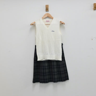 【中古】岡山県 岡山学芸館清秀中学校 女子制服 2点（ニットベスト・スカート）sf012949