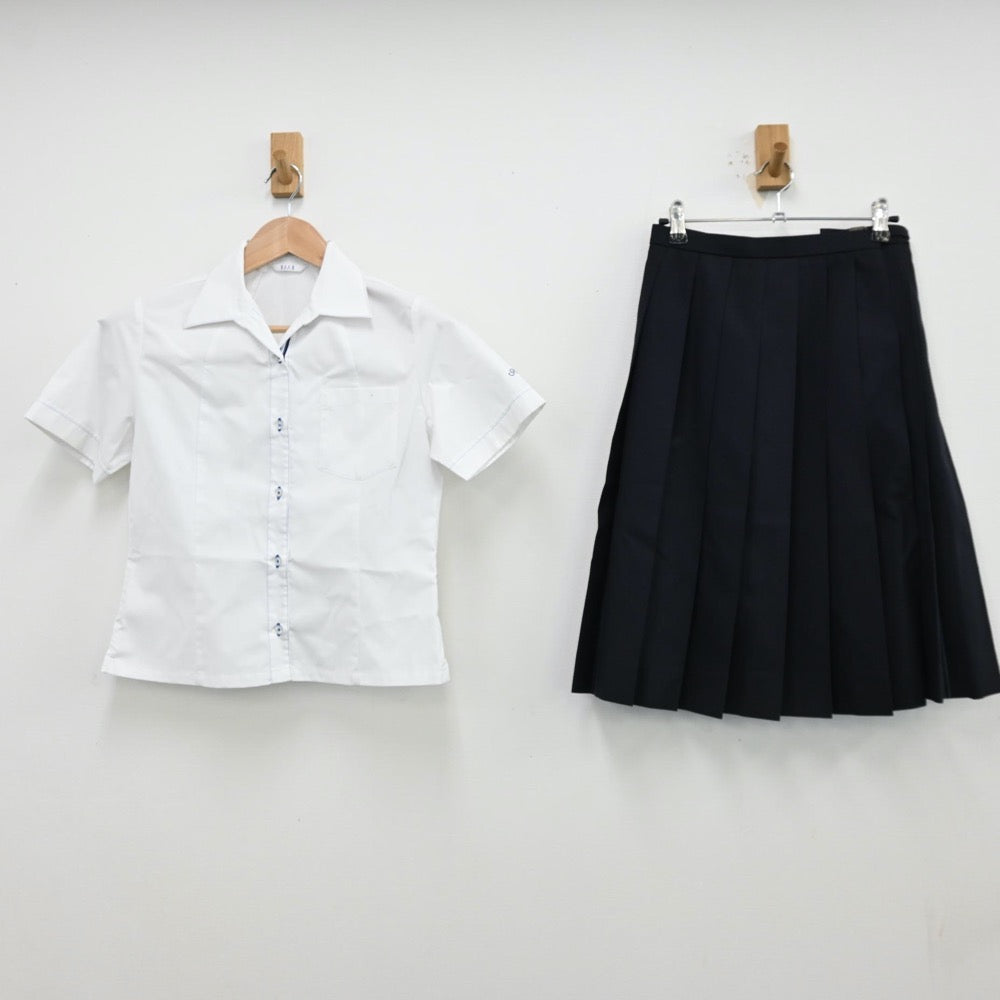 【中古】福岡県 私立中村学園女子高等学校 女子制服 4点（シャツ・ニットベスト・スカート）sf013013