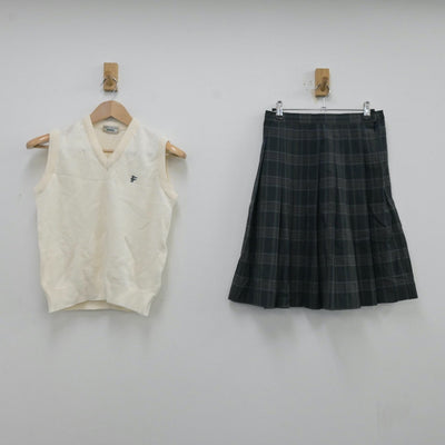 【中古】埼玉県 埼玉県熊谷市立富士見中学校 女子制服 2点（ニットベスト・スカート）sf013158