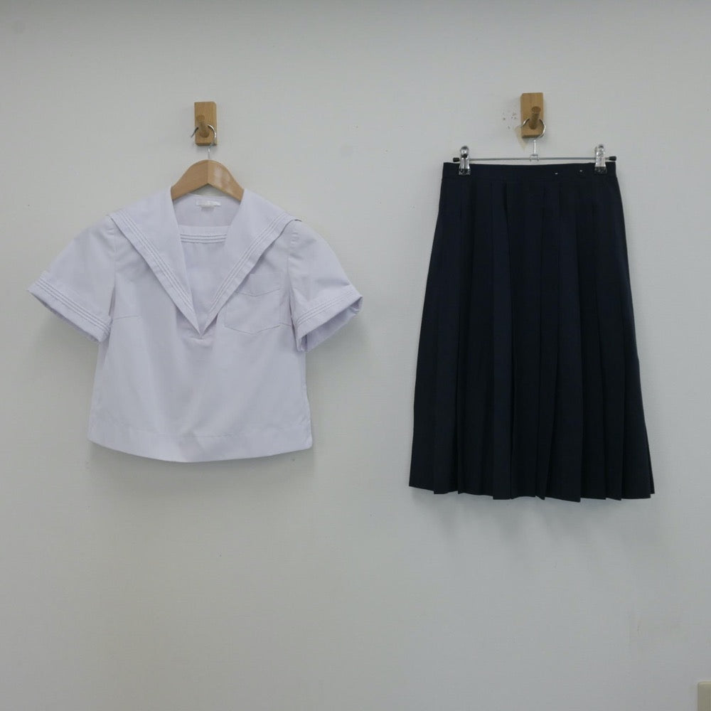 【中古】北海道 遺愛女子高等学校 女子制服 2点（セーラー服・スカート）sf013179