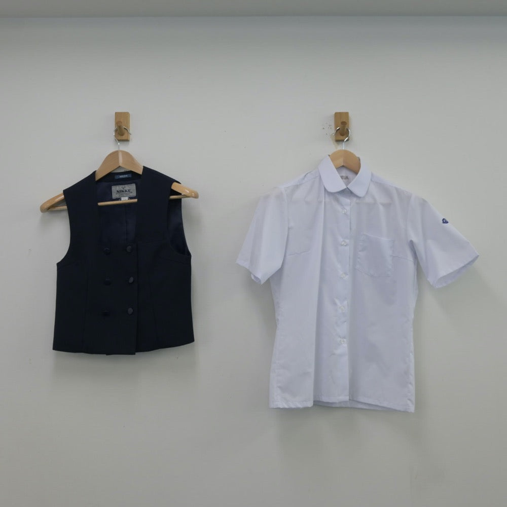 中古制服】埼玉県 坂戸高等学校 女子制服 3点（シャツ・ベスト