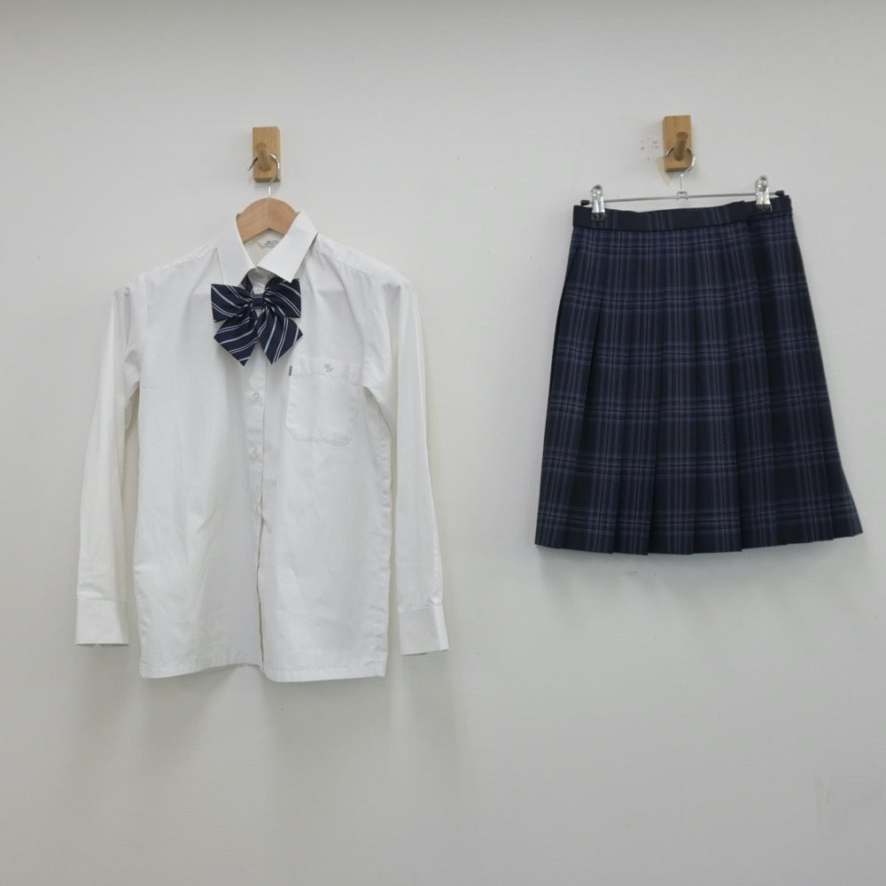 【中古】神奈川県 中央大学附属横浜高等学校 女子制服 4点（ブレザー・シャツ・スカート）sf013502