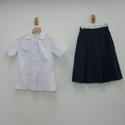 【中古】大阪府 赤坂台中学校 女子制服 2点（シャツ・スカート）sf013654