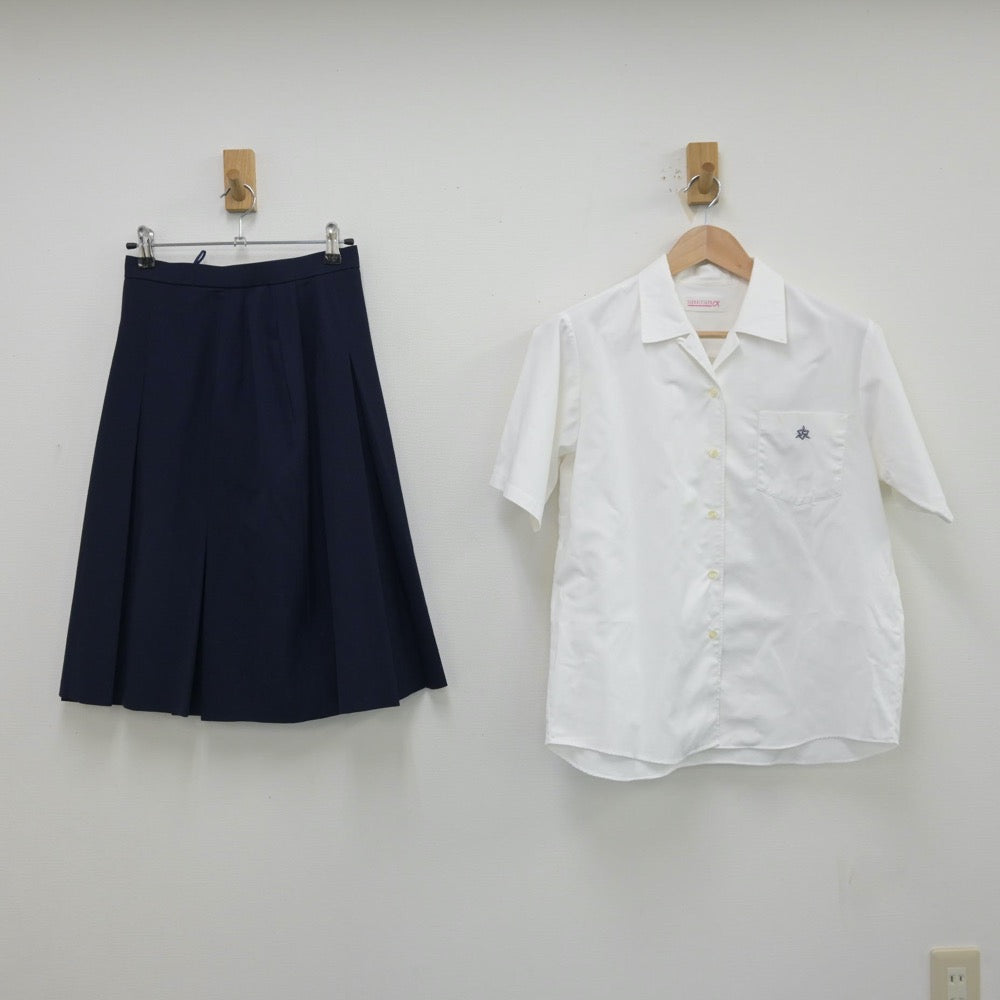 【中古】広島県 広島県立呉三津田高等学校 女子制服 2点（シャツ・スカート）sf013697