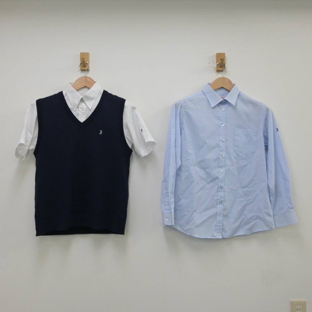 【中古】東京都 私立岩倉高等学校 女子制服 3点（シャツ・シャツ・ニットベスト）sf013734