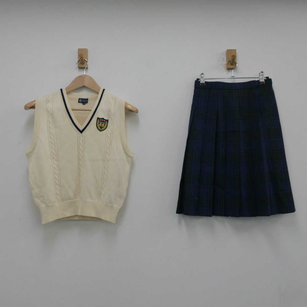 【中古】福岡県 折尾高等学校 女子制服 2点（ニットベスト・スカート）sf013872