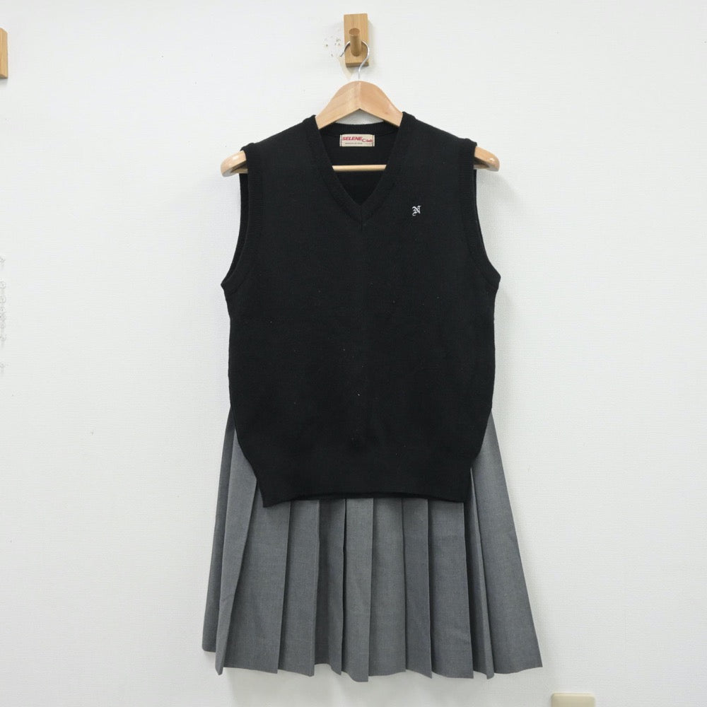 【中古】群馬県 西邑楽高等学校 女子制服 3点（ニットベスト・スカート）sf013878