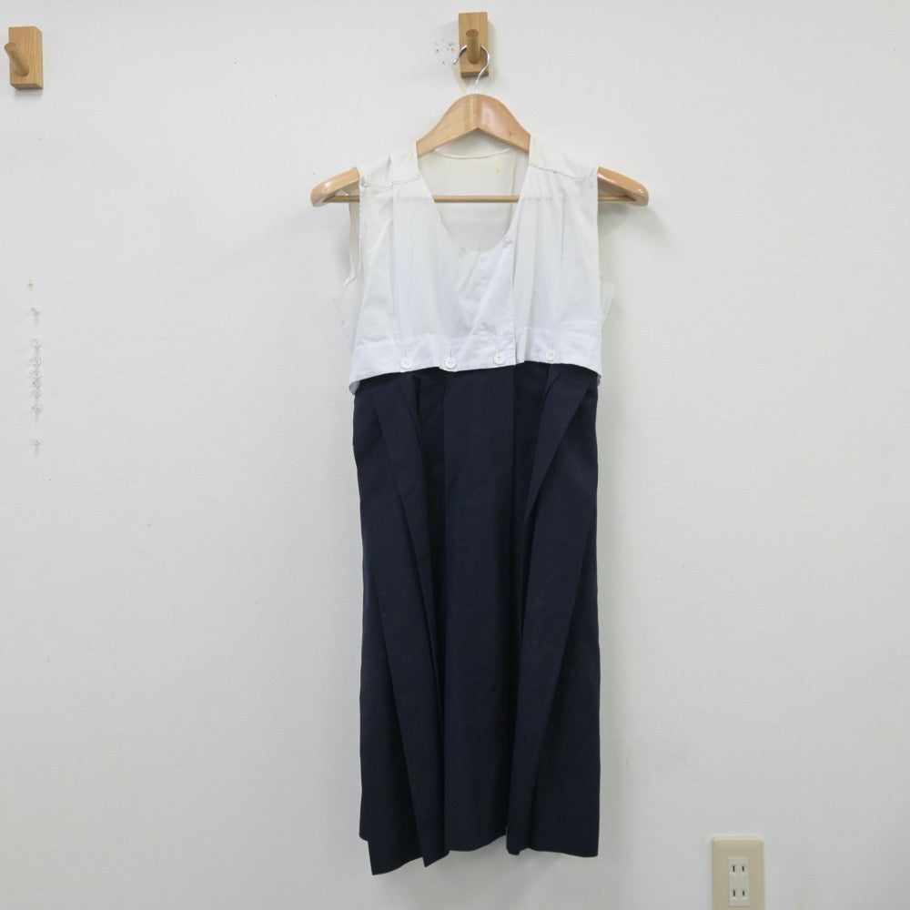 【中古】福岡県 折尾愛真高等学校 女子制服 2点（セーラー服・スカート）sf013892